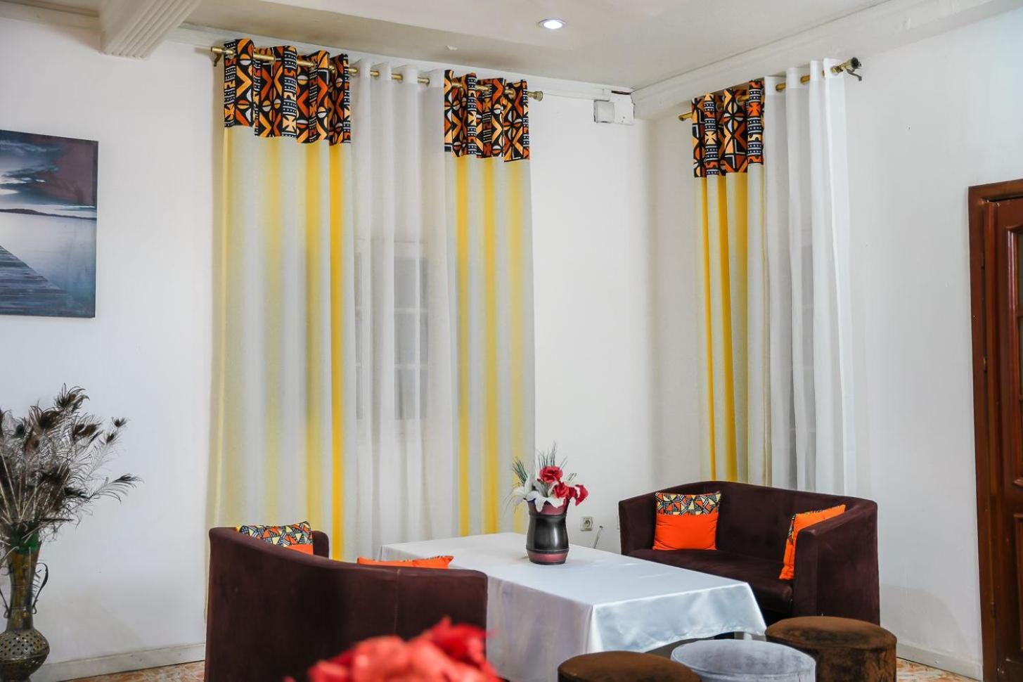 Les Residences De La Providence - Appart Hotel Яунде Экстерьер фото